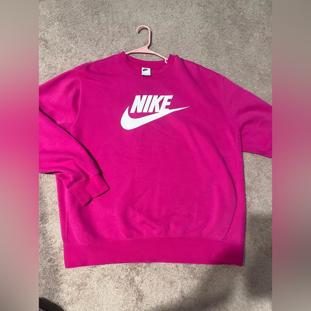 Pink. Nike Sweatshirt. Size XL. Great condition. No stains, rips or tears.